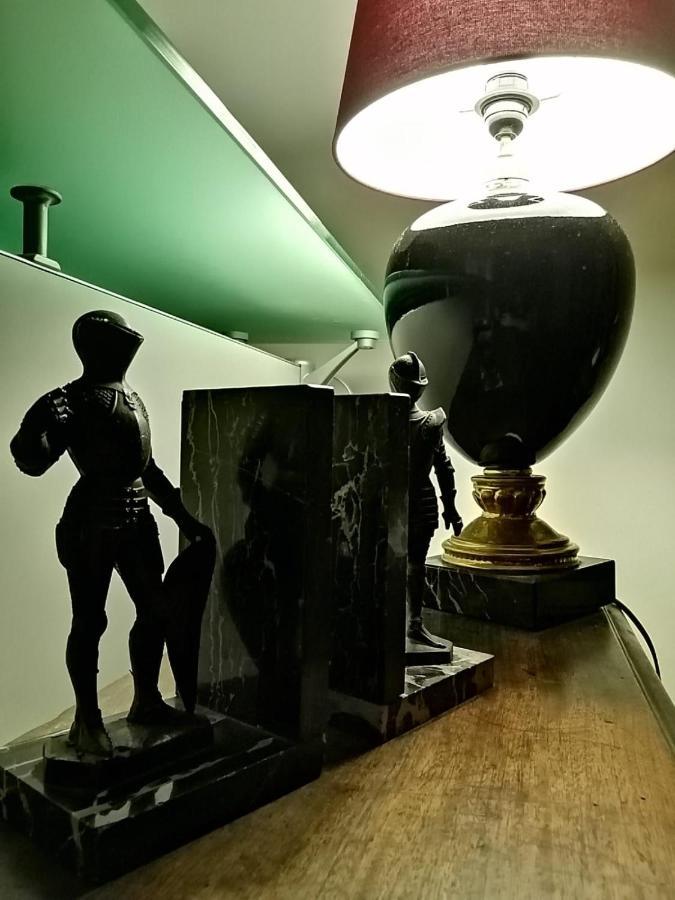 Auberge De La Gare - Dortoir & Ostello Hone Bagian luar foto
