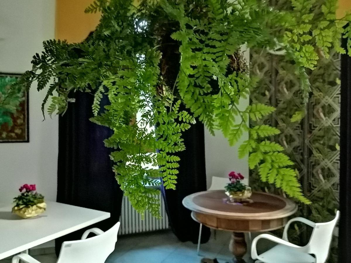 Auberge De La Gare - Dortoir & Ostello Hone Bagian luar foto