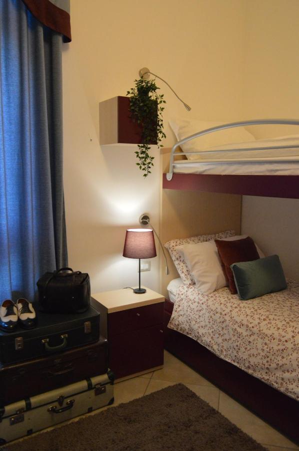 Auberge De La Gare - Dortoir & Ostello Hone Bagian luar foto